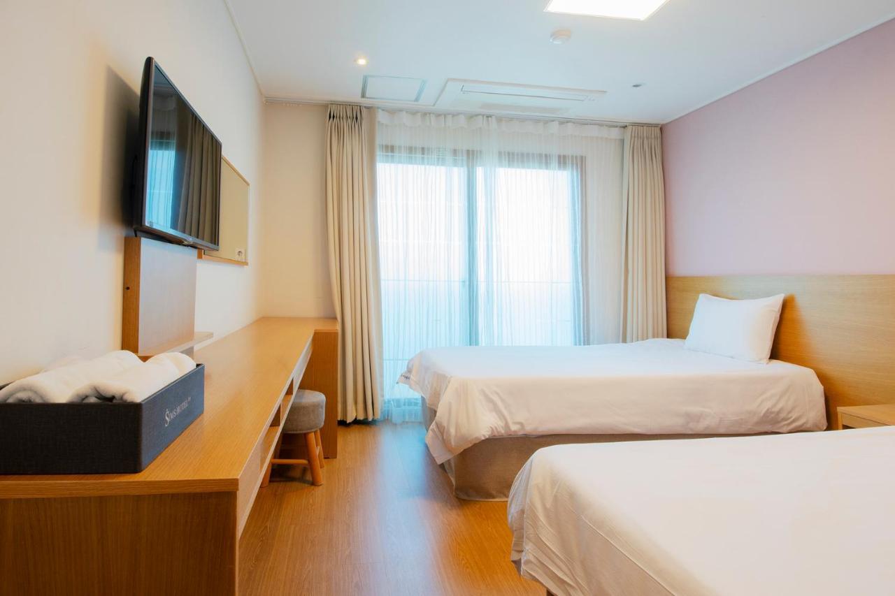 Sims Hotel Jeju Extérieur photo